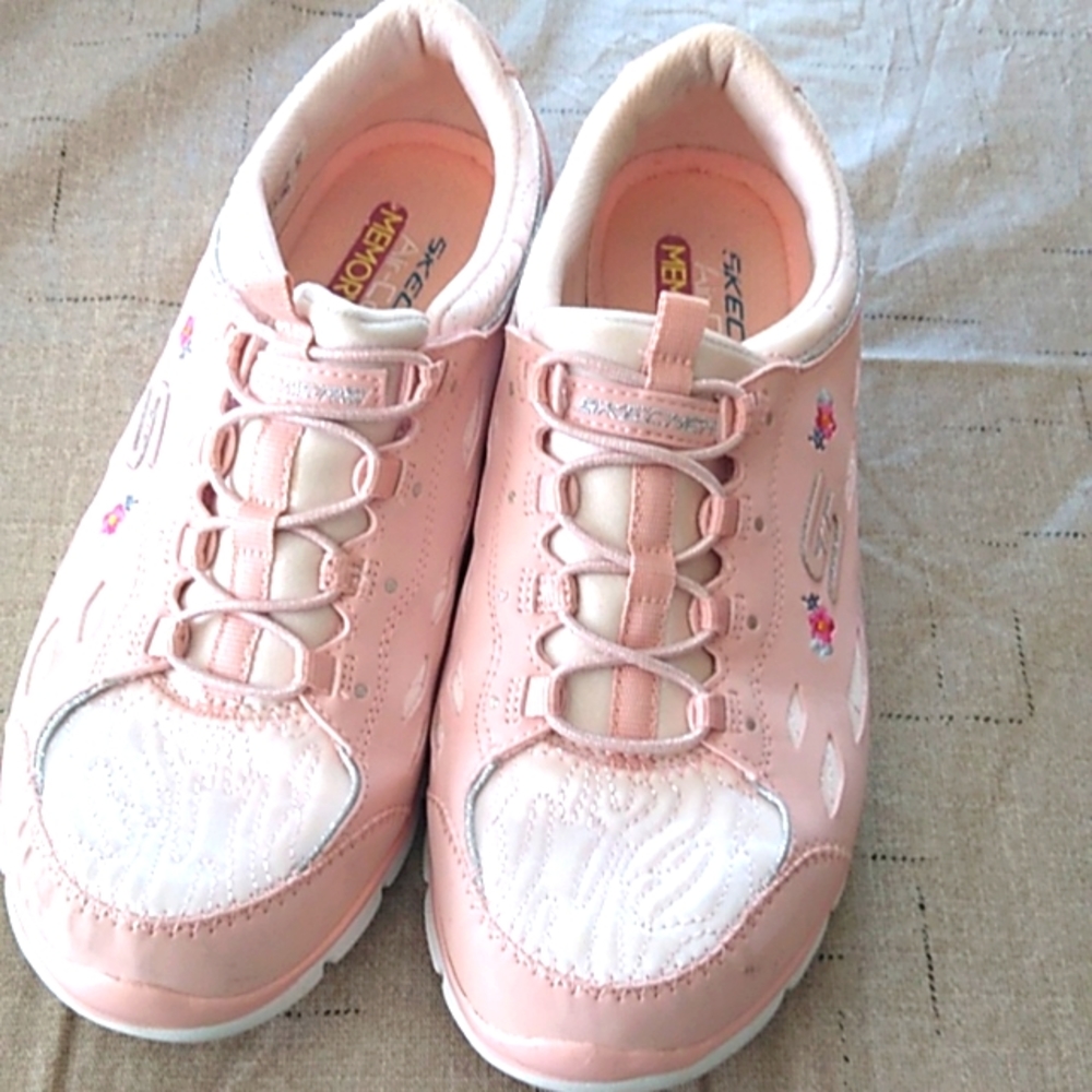 Sketchers Air-cooled Memory Foam